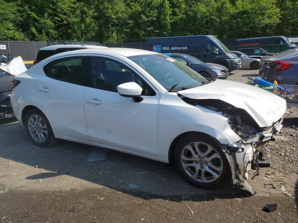 3MYDLBYV4HY174323 2017 TOYOTA YARIS IA photo no. 4