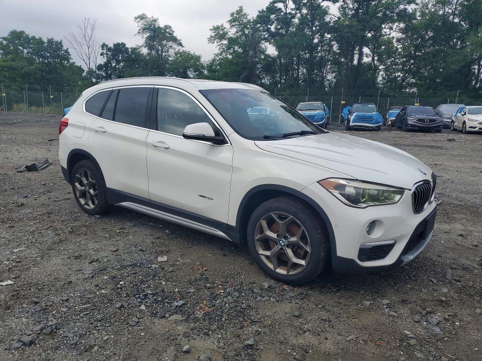 2016 BMW X1 XDRIVE28I — Фото 4 из 13