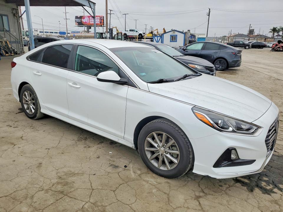 2019 HYUNDAI SONATA SE — Фото 4 из 12
