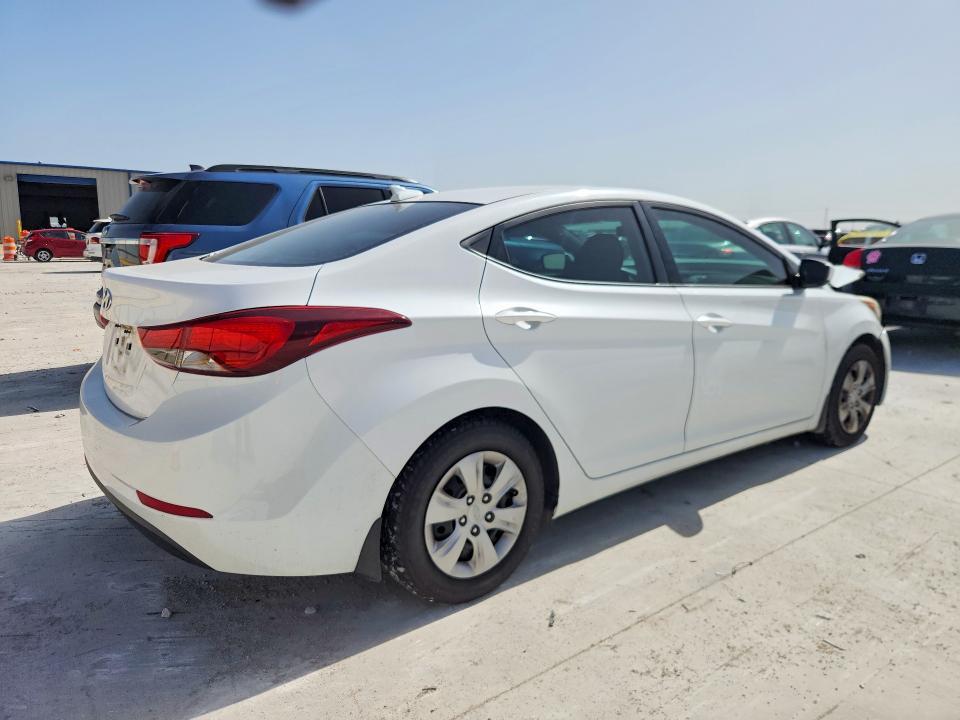 2016 HYUNDAI ELANTRA SE — Фото 3 из 12