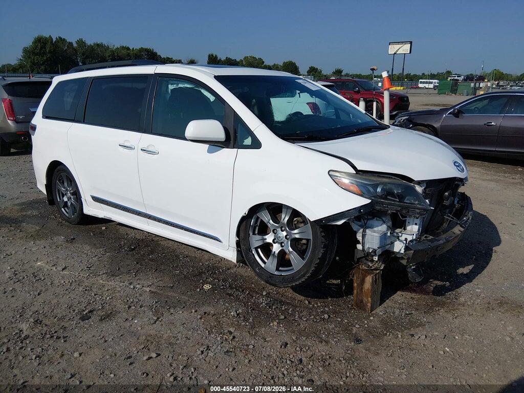 5TDXZ3DC3HS843158 2017 TOYOTA SIENNA photo no. 1