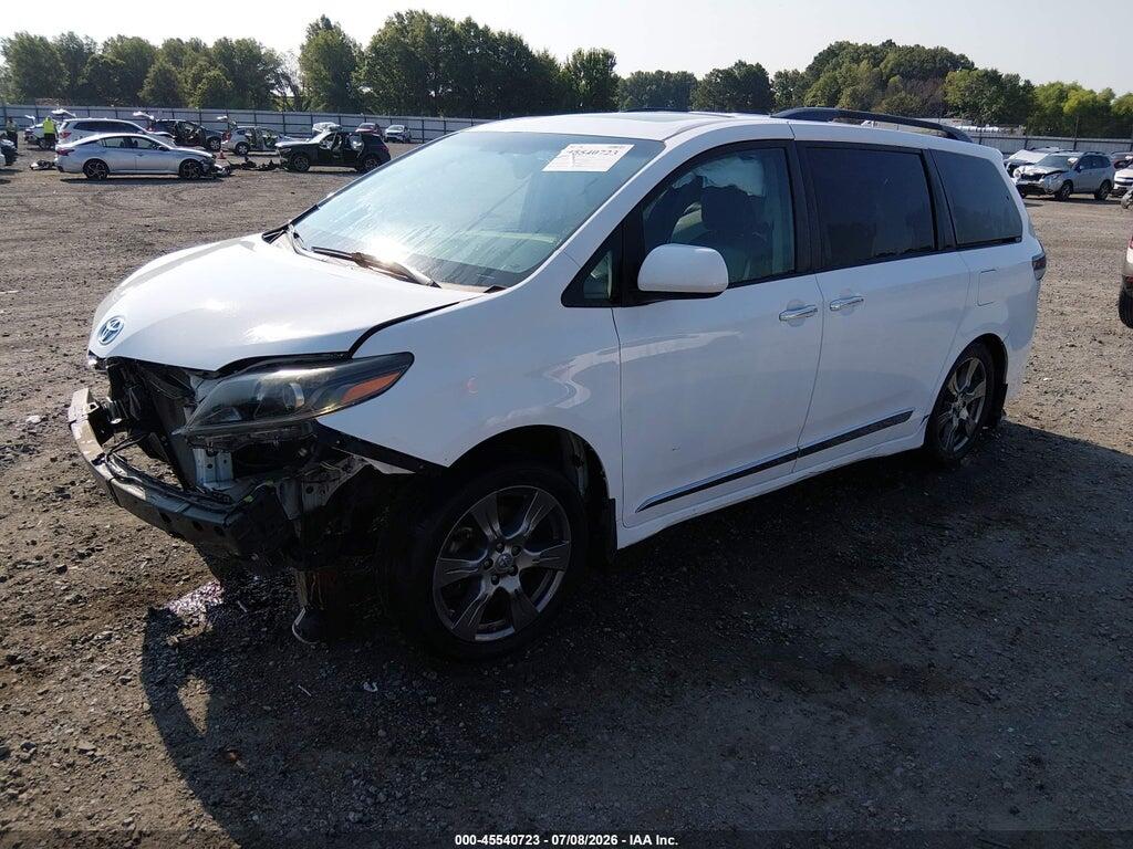 5TDXZ3DC3HS843158 2017 TOYOTA SIENNA photo no. 2