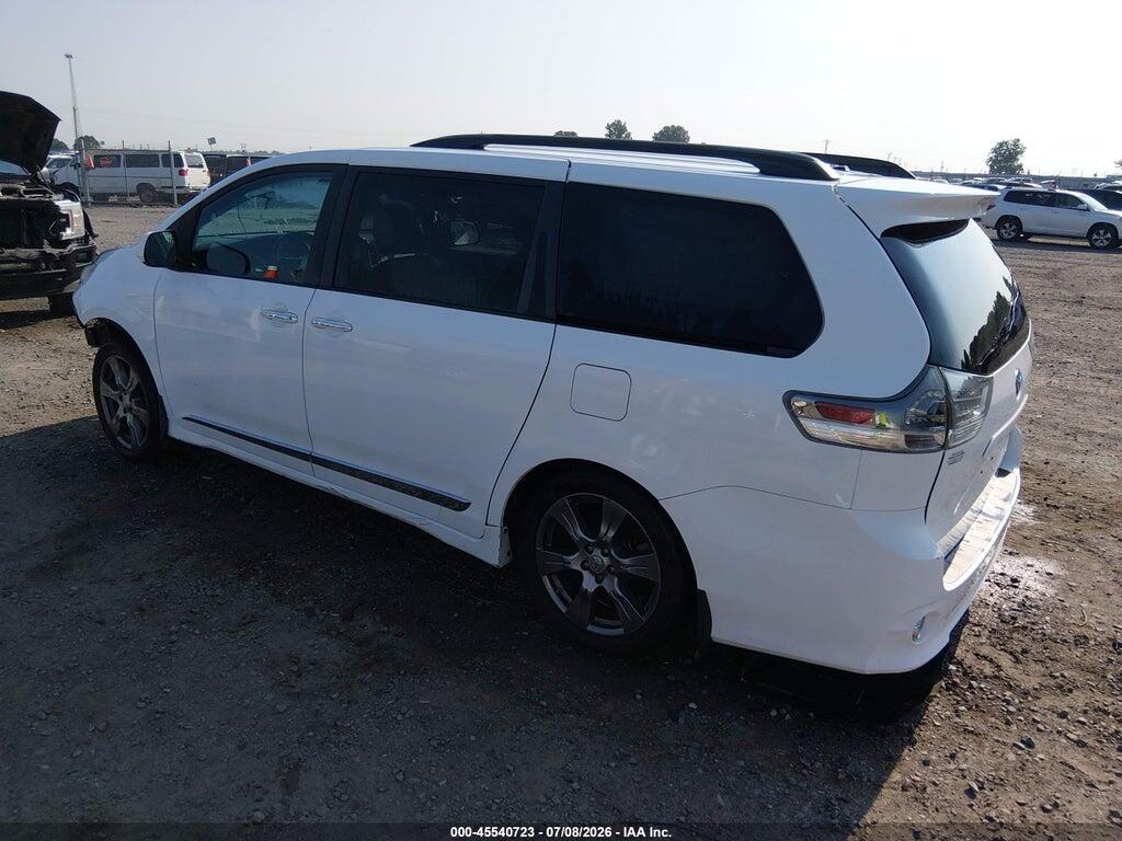 5TDXZ3DC3HS843158 2017 TOYOTA SIENNA photo no. 3