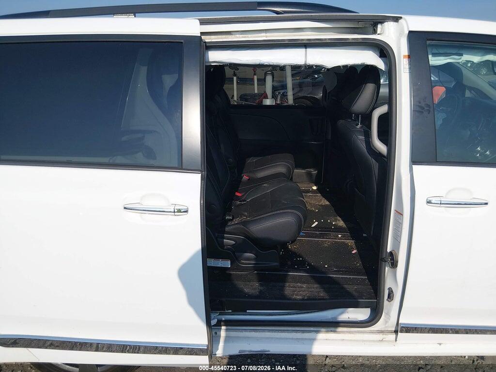 5TDXZ3DC3HS843158 2017 TOYOTA SIENNA photo no. 8