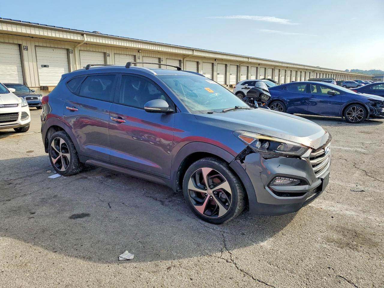 2016 HYUNDAI TUCSON LIMITED — Фото 4 из 13