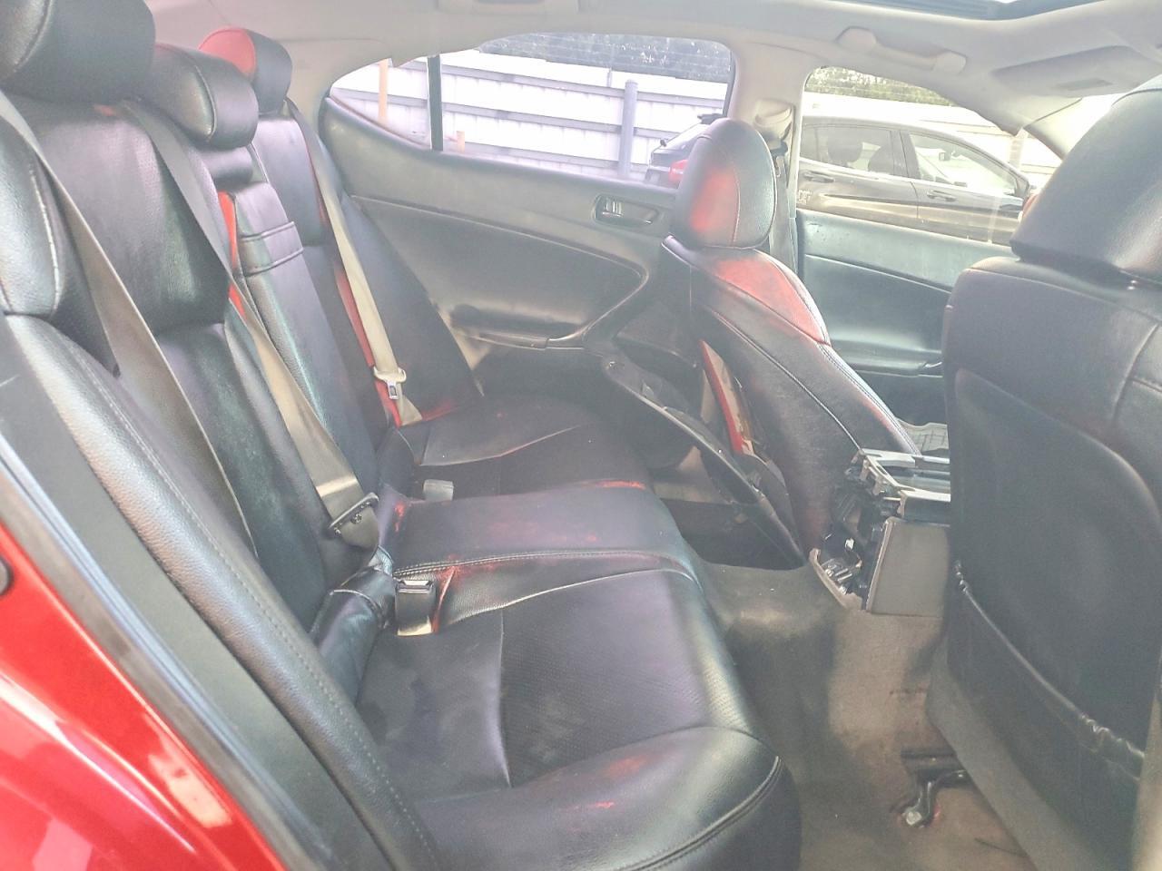2010 LEXUS IS 250 — Фото 10 из 13