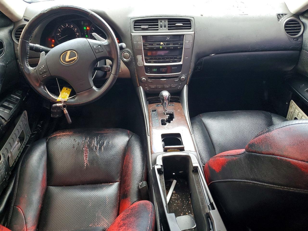 2010 LEXUS IS 250 — Фото 8 из 13