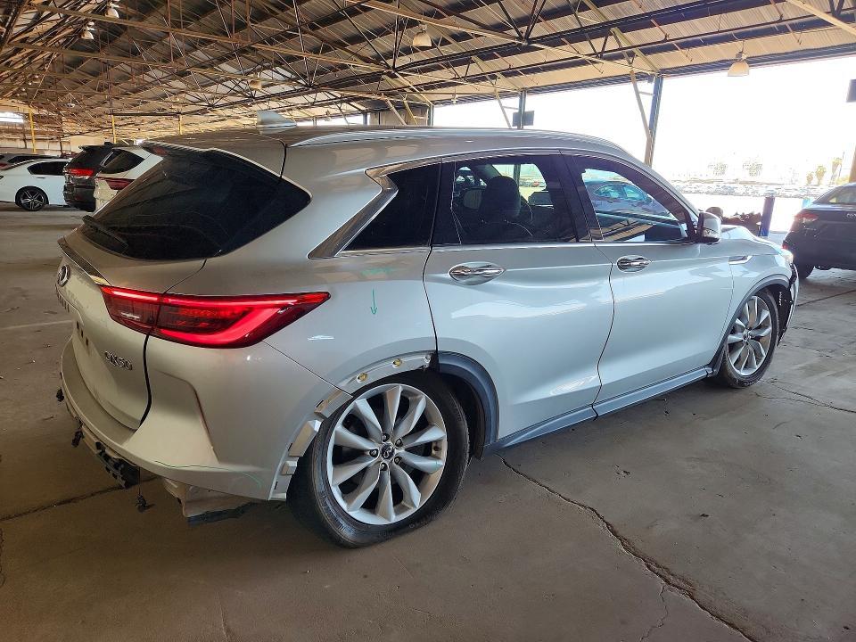 2019 INFINITI QX50 ESSENTIAL — Фото 3 из 13