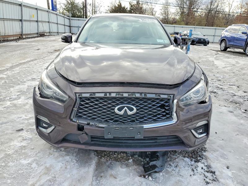 2019 INFINITI Q50 LUXE — Фото 5 из 12