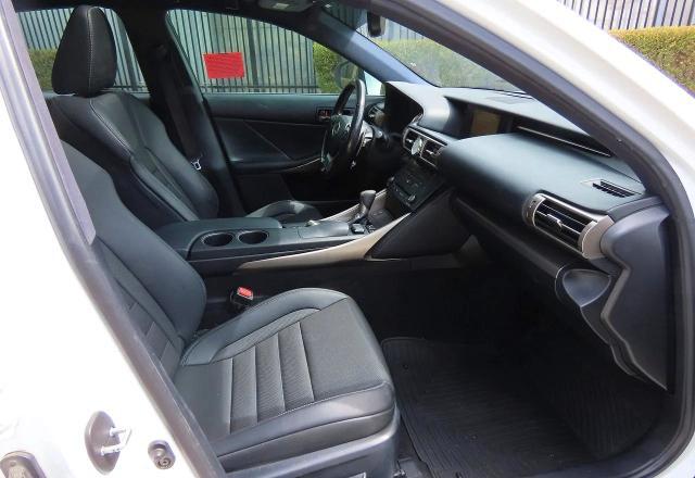 JTHBA1D28G5038420 2016 LEXUS IS photo no. 5