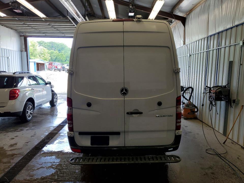 2016 MERCEDES-BENZ SPRINTER 2500 DELIVERY VAN — Фото 6 из 13