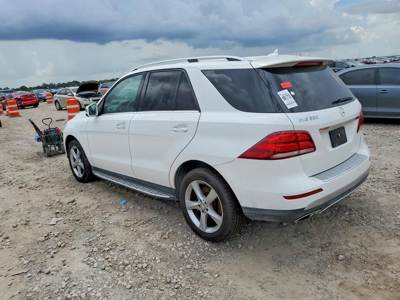 2016 MERCEDES-BENZ GLE 350 — Фото 2 из 12