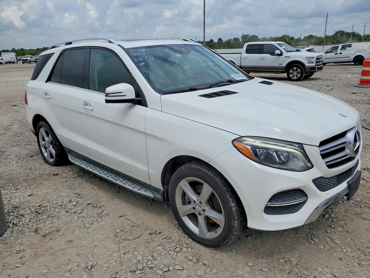 2016 MERCEDES-BENZ GLE 350 — Фото 4 из 12