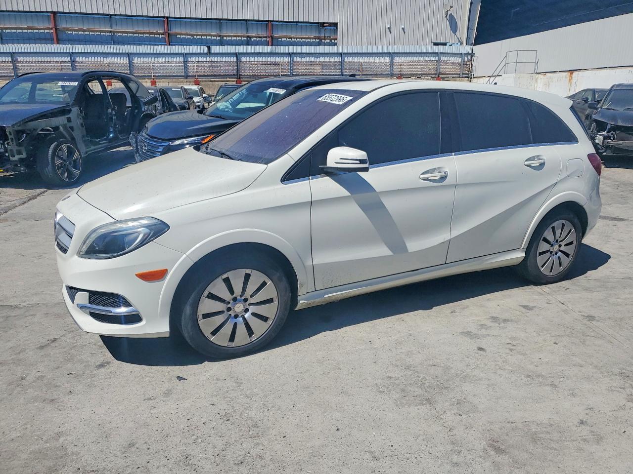 2016 MERCEDES-BENZ B WDDVP9AB3GJ009002