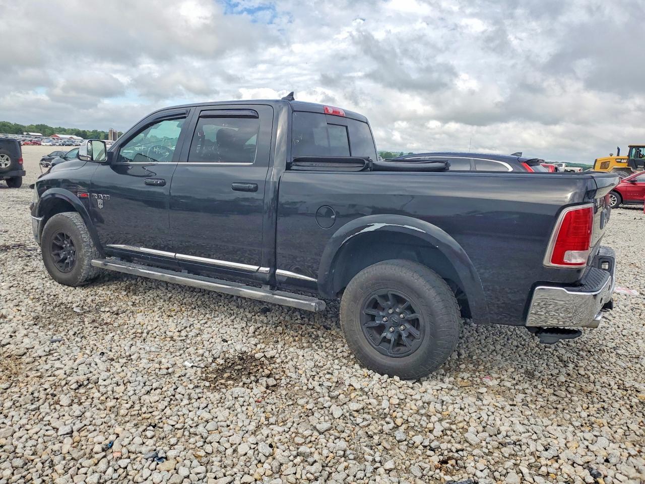 2016 RAM 1500 LONGHORN — Фото 2 из 12