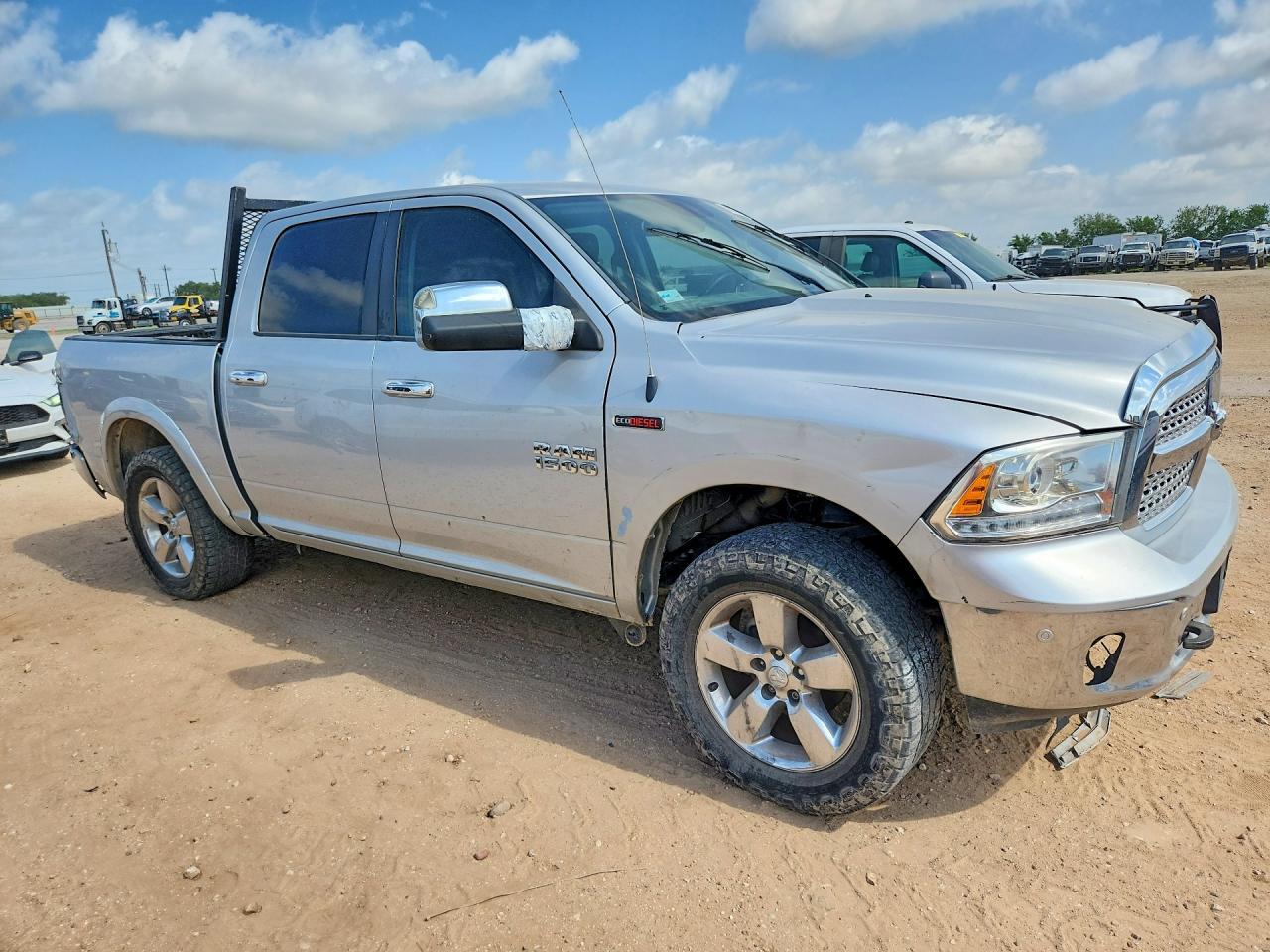 2016 RAM 1500 LARAMIE — Фото 4 из 12