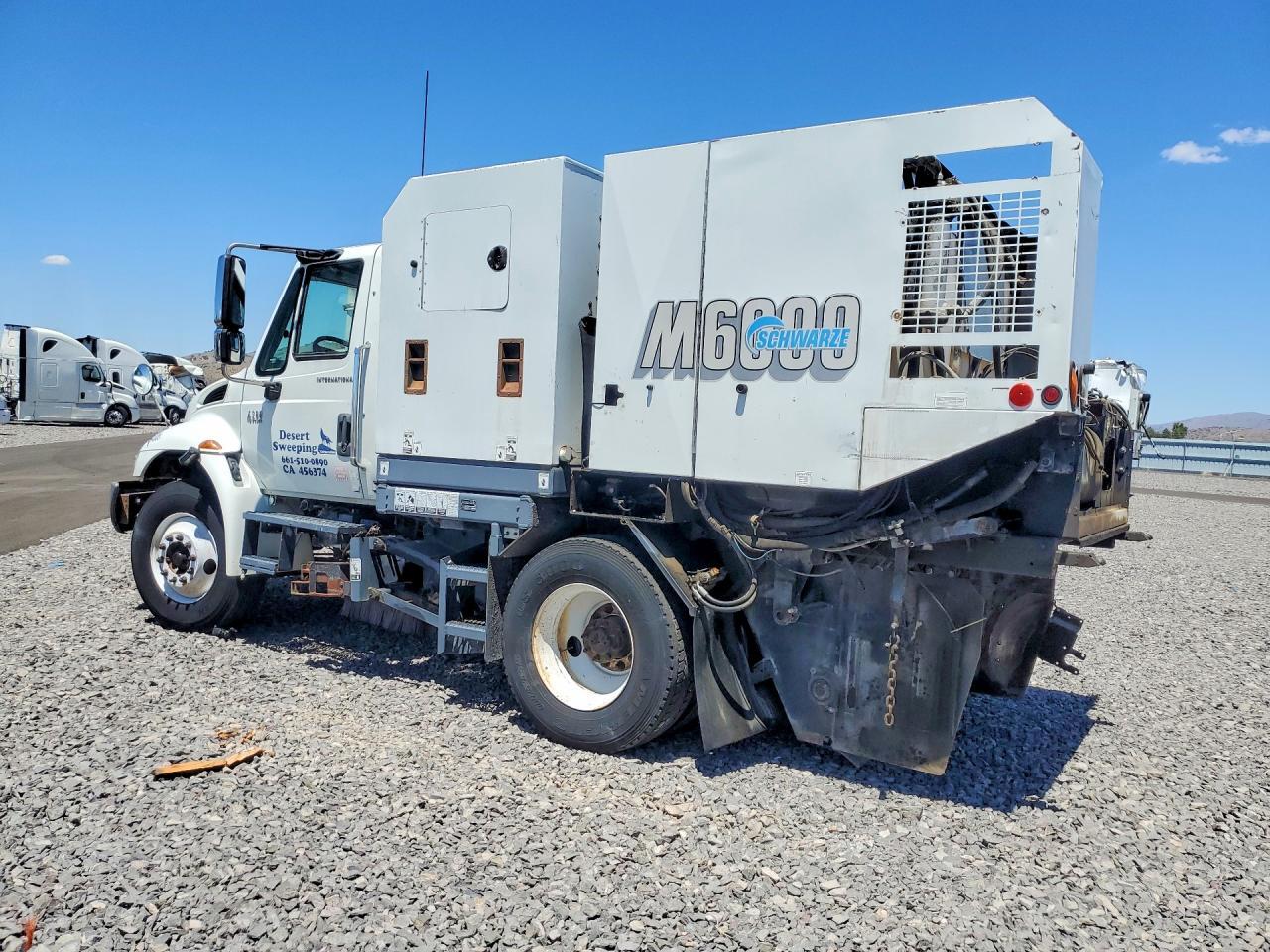2007 INTERNATIONAL 4000 4200 - REFUSE TRUCK — Фото 2 из 13