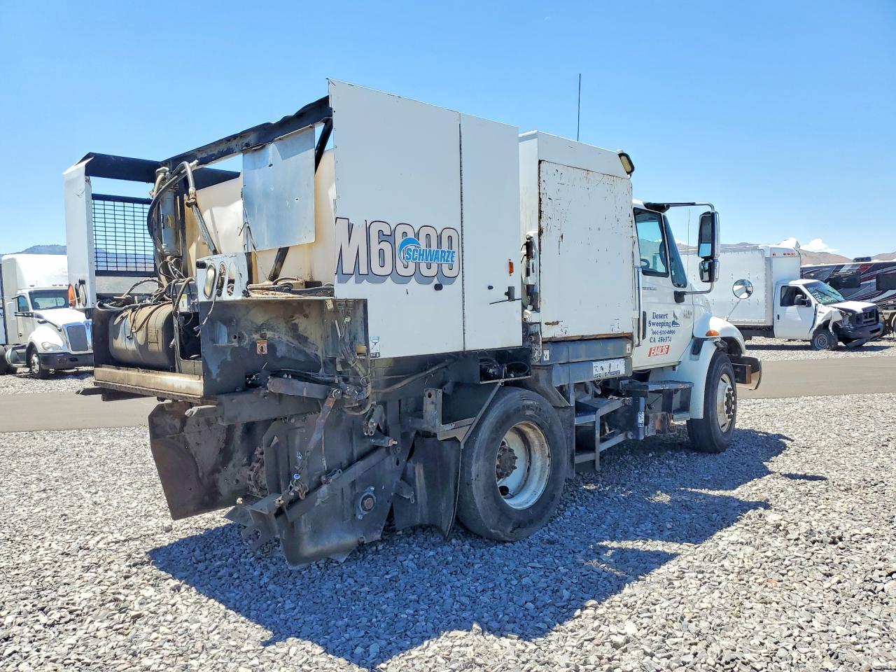 2007 INTERNATIONAL 4000 4200 - REFUSE TRUCK — Фото 3 из 13
