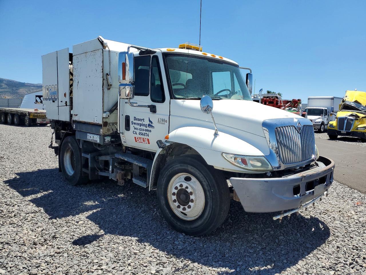 2007 INTERNATIONAL 4000 4200 - REFUSE TRUCK — Фото 4 из 13