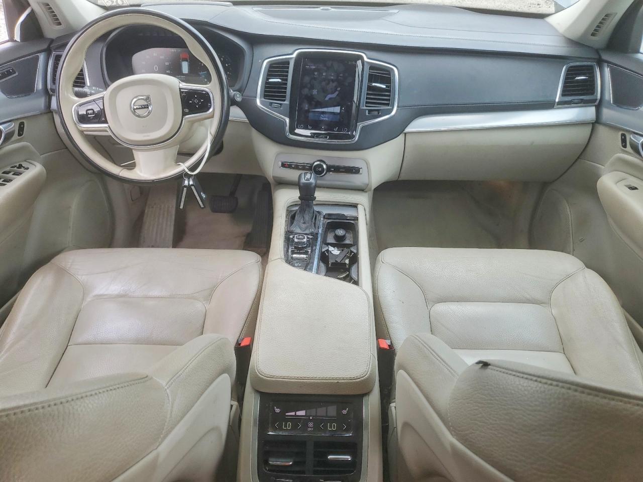 2016 VOLVO XC90 T6 — Фото 8 из 13