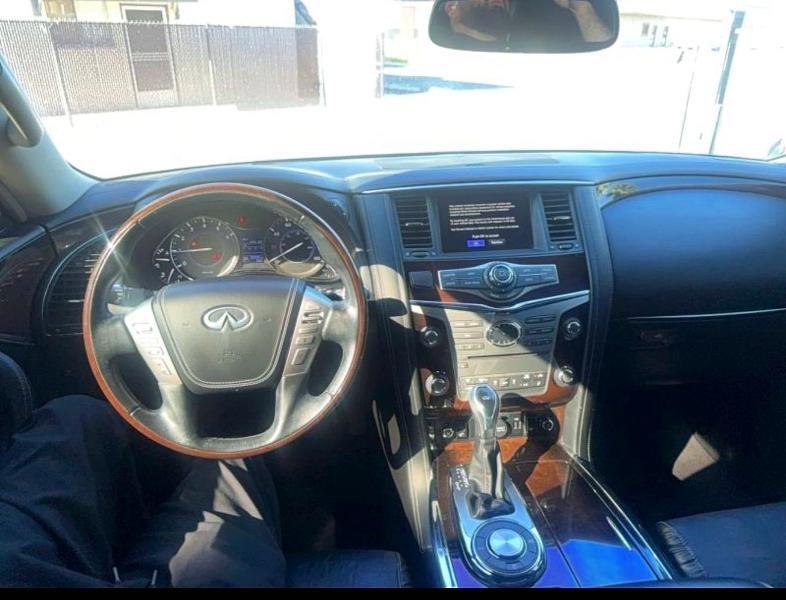 2019 INFINITI QX80 LUXE — Фото 9 из 10