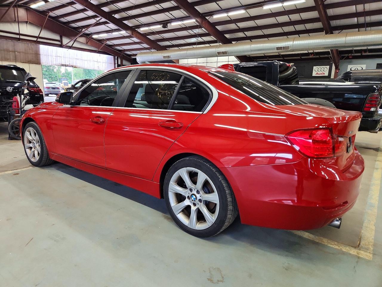 2015 BMW 320 I XDRIVE — Фото 2 из 12