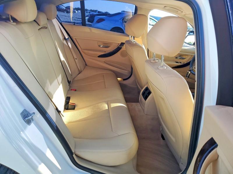 2015 BMW 320 I — Фото 10 из 12