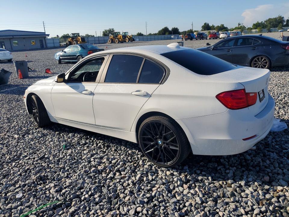 2015 BMW 320 I — Фото 2 из 12