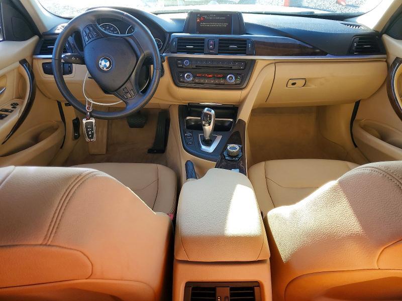 2015 BMW 320 I — Фото 8 из 12
