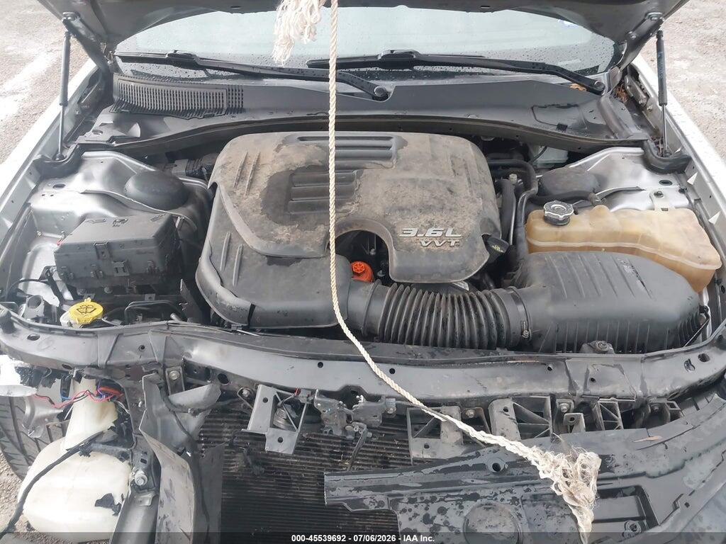 2C3CCABG8JH203823 2018 CHRYSLER 300 photo no. 10