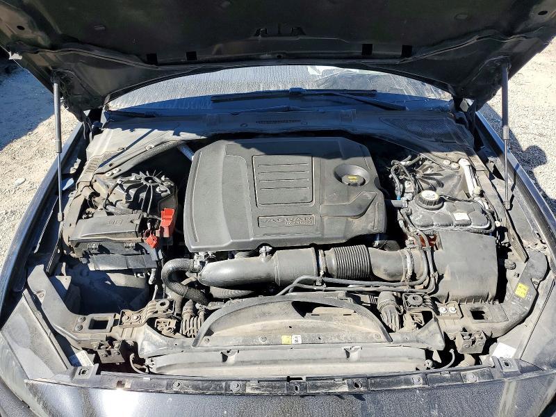 2019 JAGUAR XE AWD 4C 25T — Фото 11 из 12