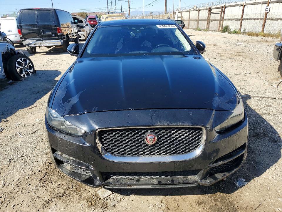 2019 JAGUAR XE AWD 4C 25T — Фото 5 из 12