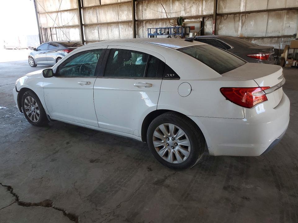 2014 CHRYSLER 200 LX — Фото 2 из 12