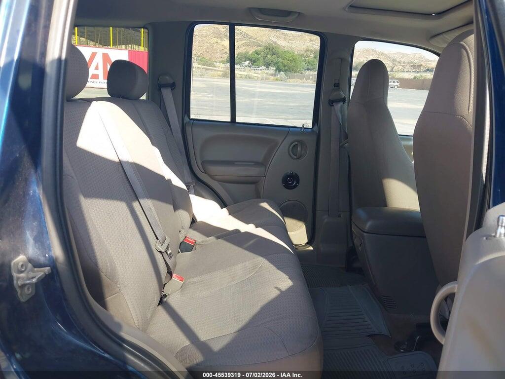 1J4GL48K24W237606 2004 JEEP LIBERTY photo no. 8