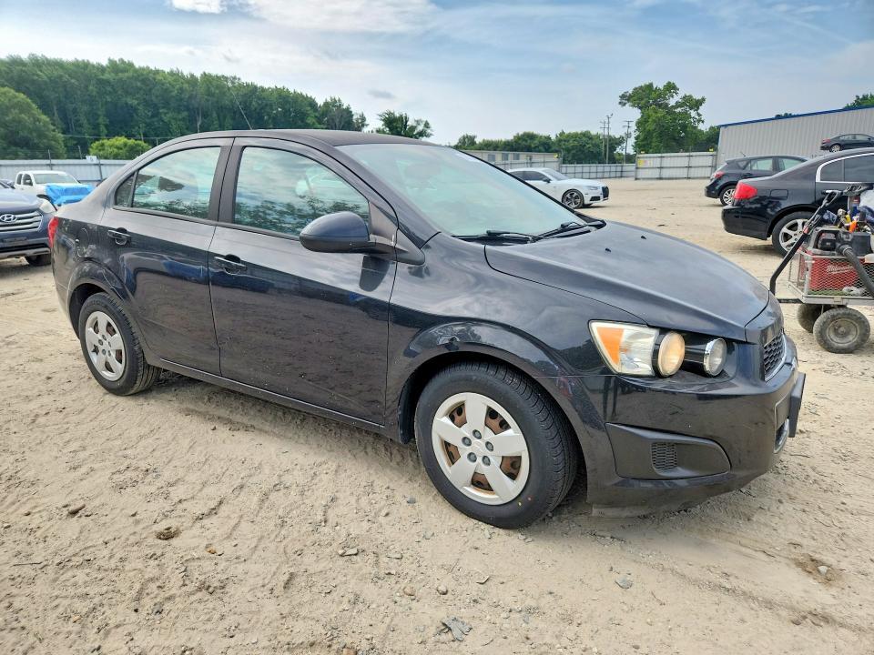 2015 CHEVROLET SONIC LS — Фото 4 из 13