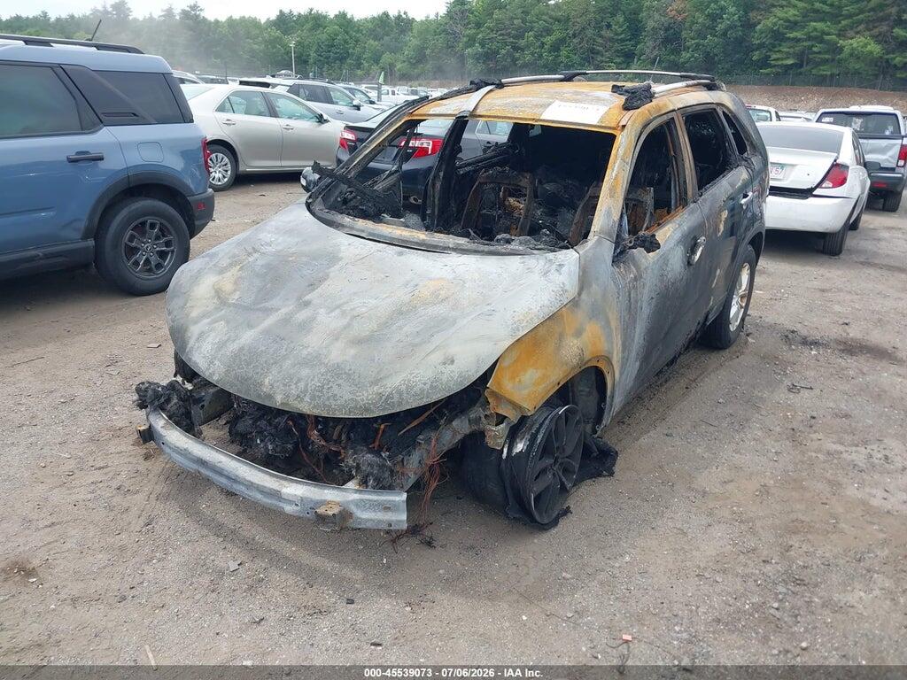 5XYKTDA64FG605023 2015 KIA SORENTO photo no. 2
