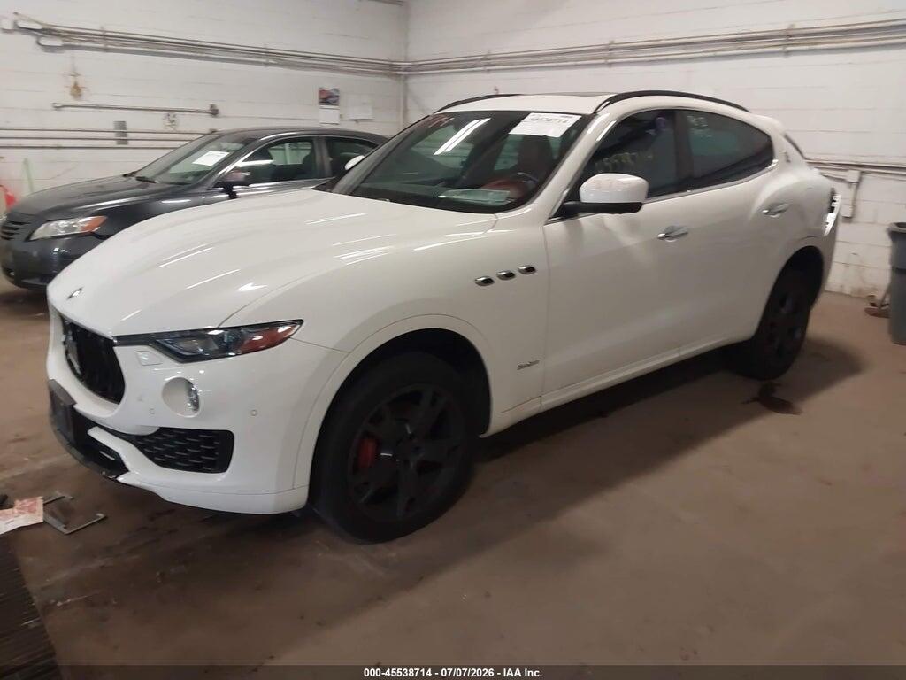 ZN661XUS9JX259587 2018 MASERATI LEVANTE photo no. 2