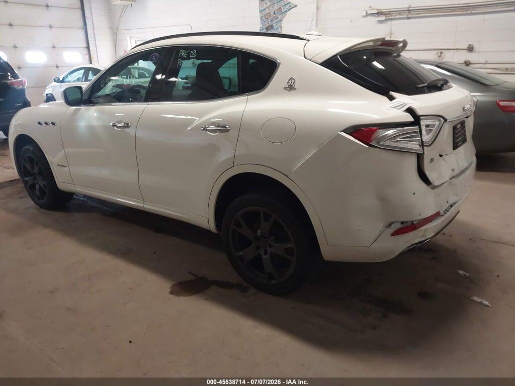 ZN661XUS9JX259587 2018 MASERATI LEVANTE photo no. 3