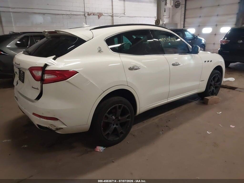 ZN661XUS9JX259587 2018 MASERATI LEVANTE photo no. 4