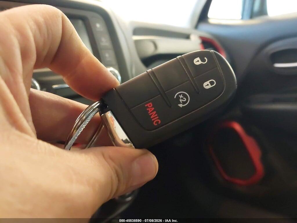 ZACCJBCB8HPG44760 2017 JEEP RENEGADE photo no. 11