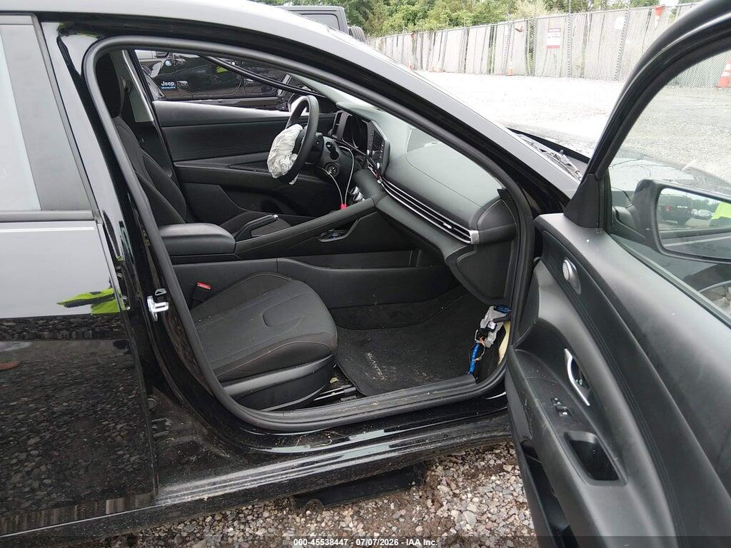 KMHLL4AG8PU603879 2023 HYUNDAI ELANTRA photo no. 5