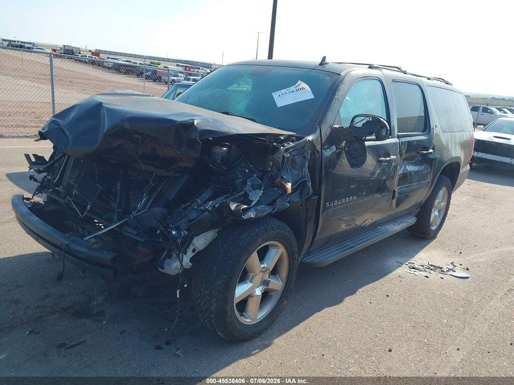 1GNSKJE34BR384401 2011 CHEVROLET SUBURBAN photo no. 2