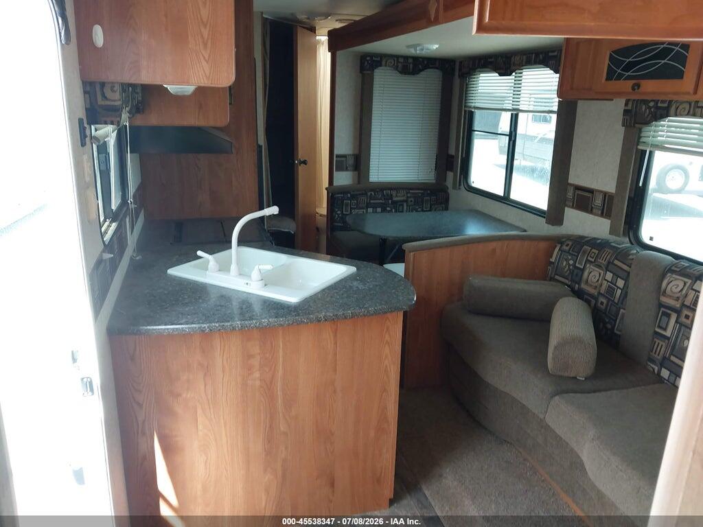 5SFEB3023CE239887 2012 HEARTLAND RV NORTH COUNTRY photo no. 8