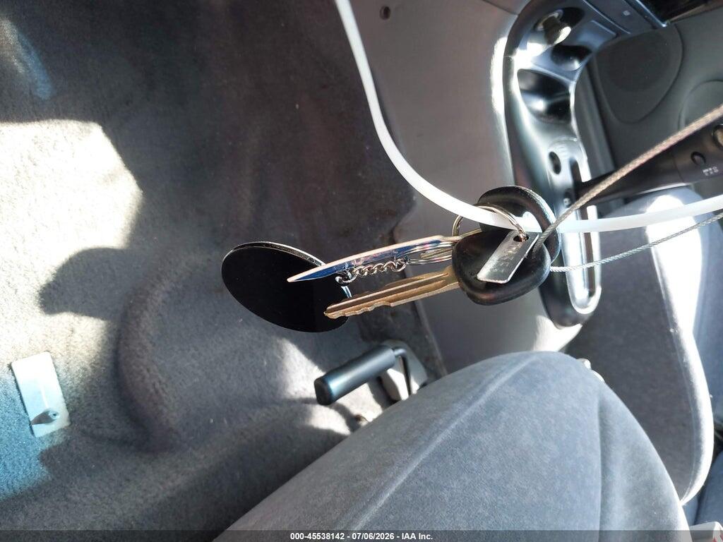 KMHJF35F1YU983157 2000 HYUNDAI ELANTRA photo no. 11