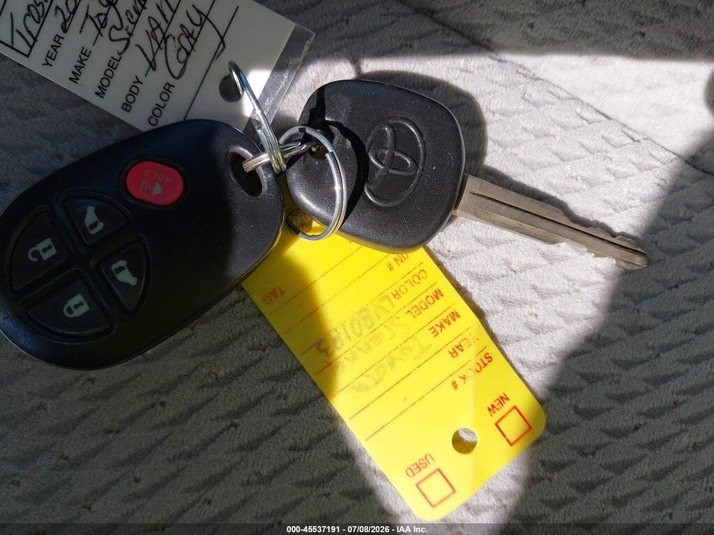 5TDKK3DCXDS349162 2013 TOYOTA SIENNA photo no. 11