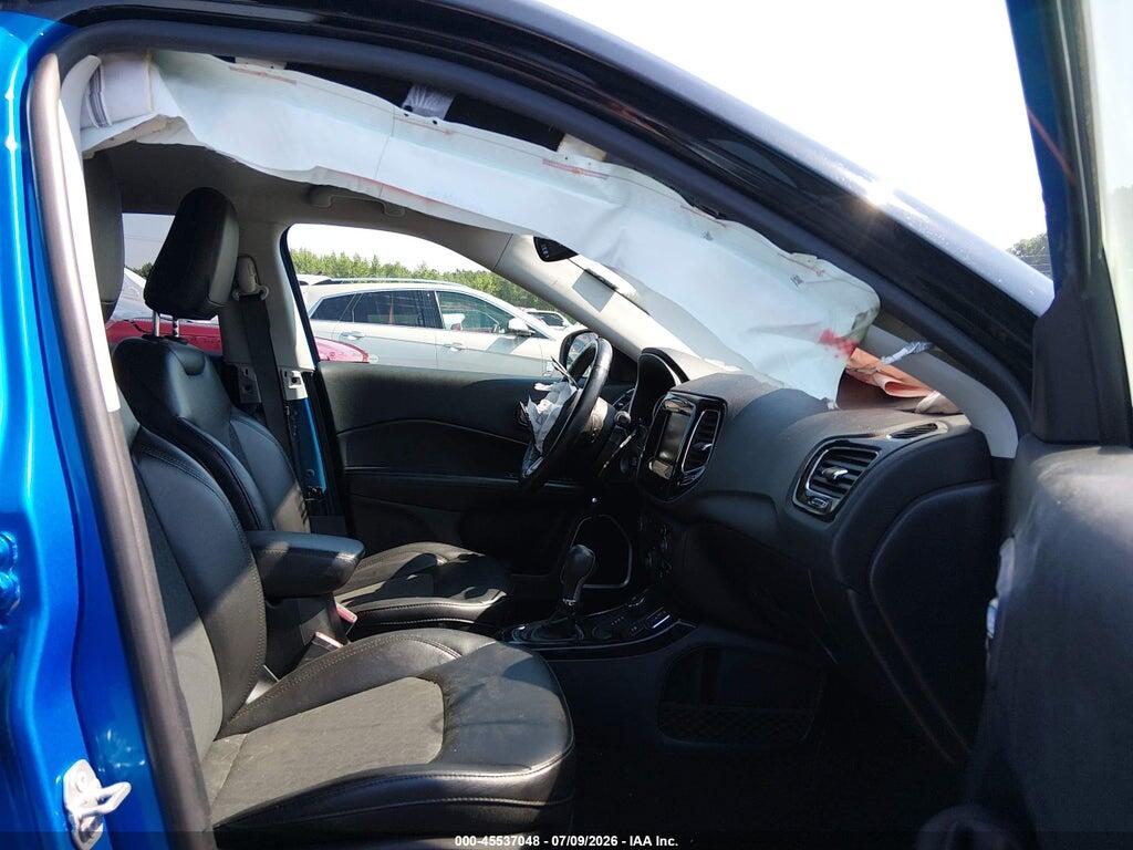 3C4NJDBB6KT629826 2019 JEEP COMPASS photo no. 5