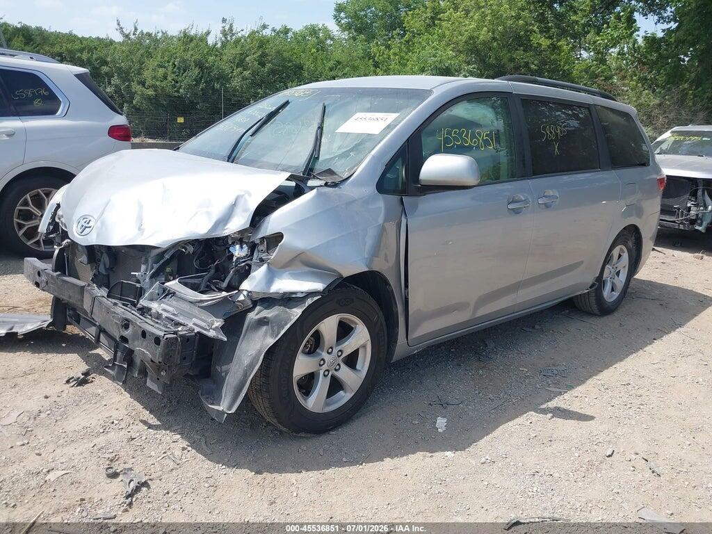 5TDKK3DC6FS588405 2015 TOYOTA SIENNA photo no. 2