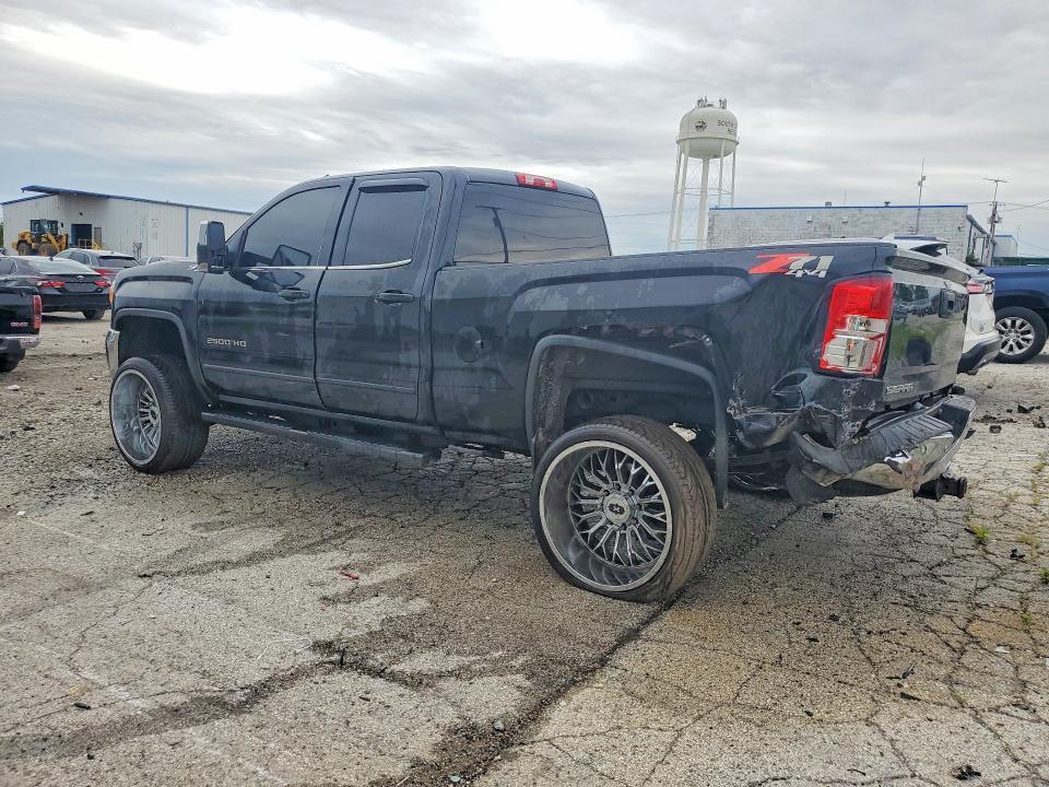 1GT22YEG9FZ131374 2015 GMC SIERRA photo no. 2