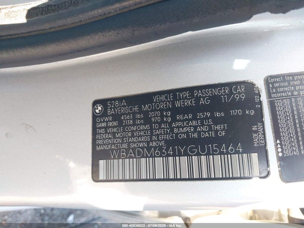 WBADM6341YGU15464 2000 BMW 528IA photo no. 9