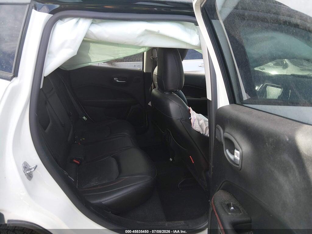 3C4NJDDB3HT631443 2017 JEEP COMPASS photo no. 8